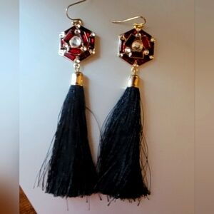 Women's dangling earrings